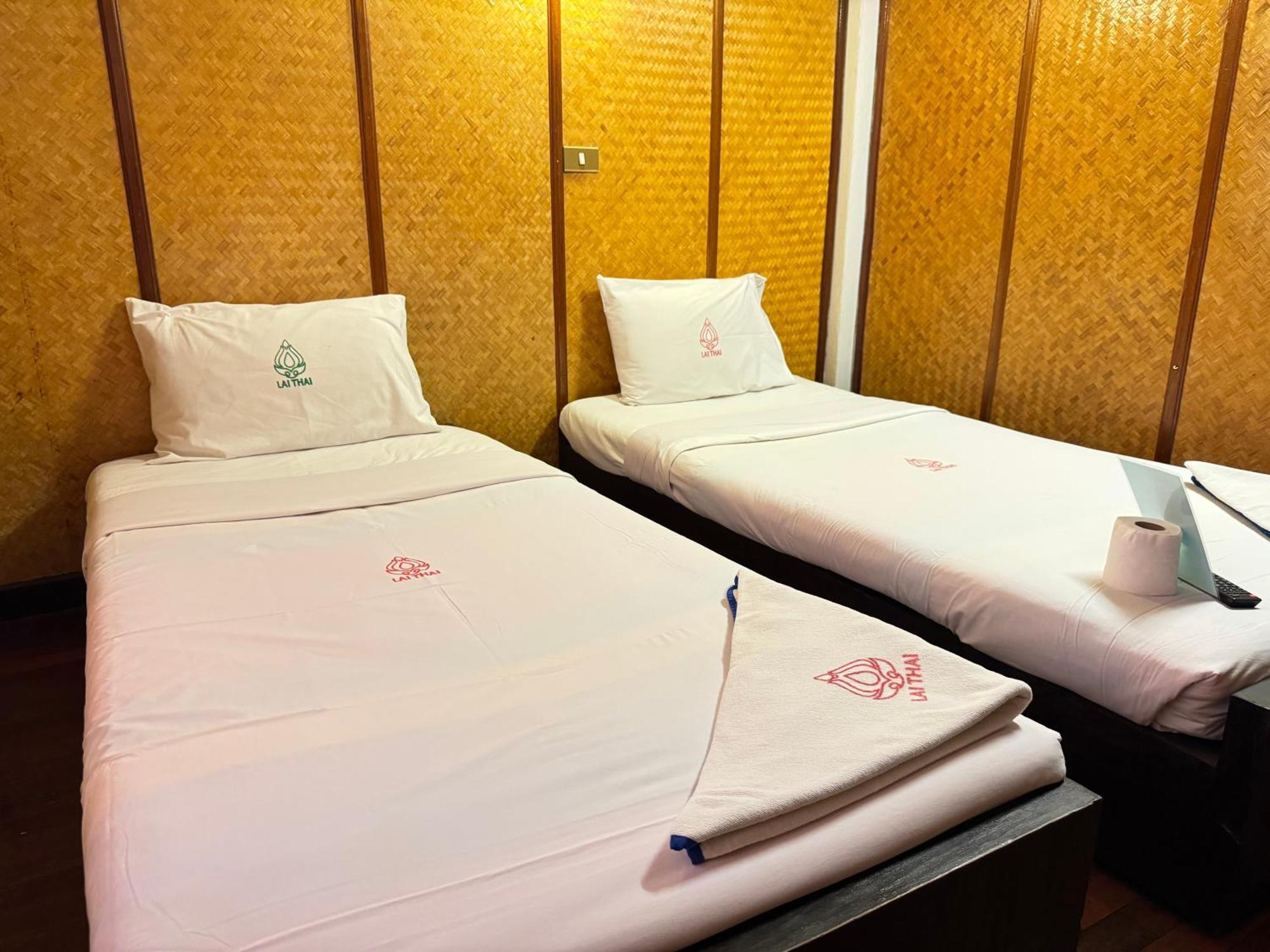 Collection O Khu Mueang Near Tha Phae Gate Formerly Lai Thai Guesthouse Чиангмай Екстериор снимка