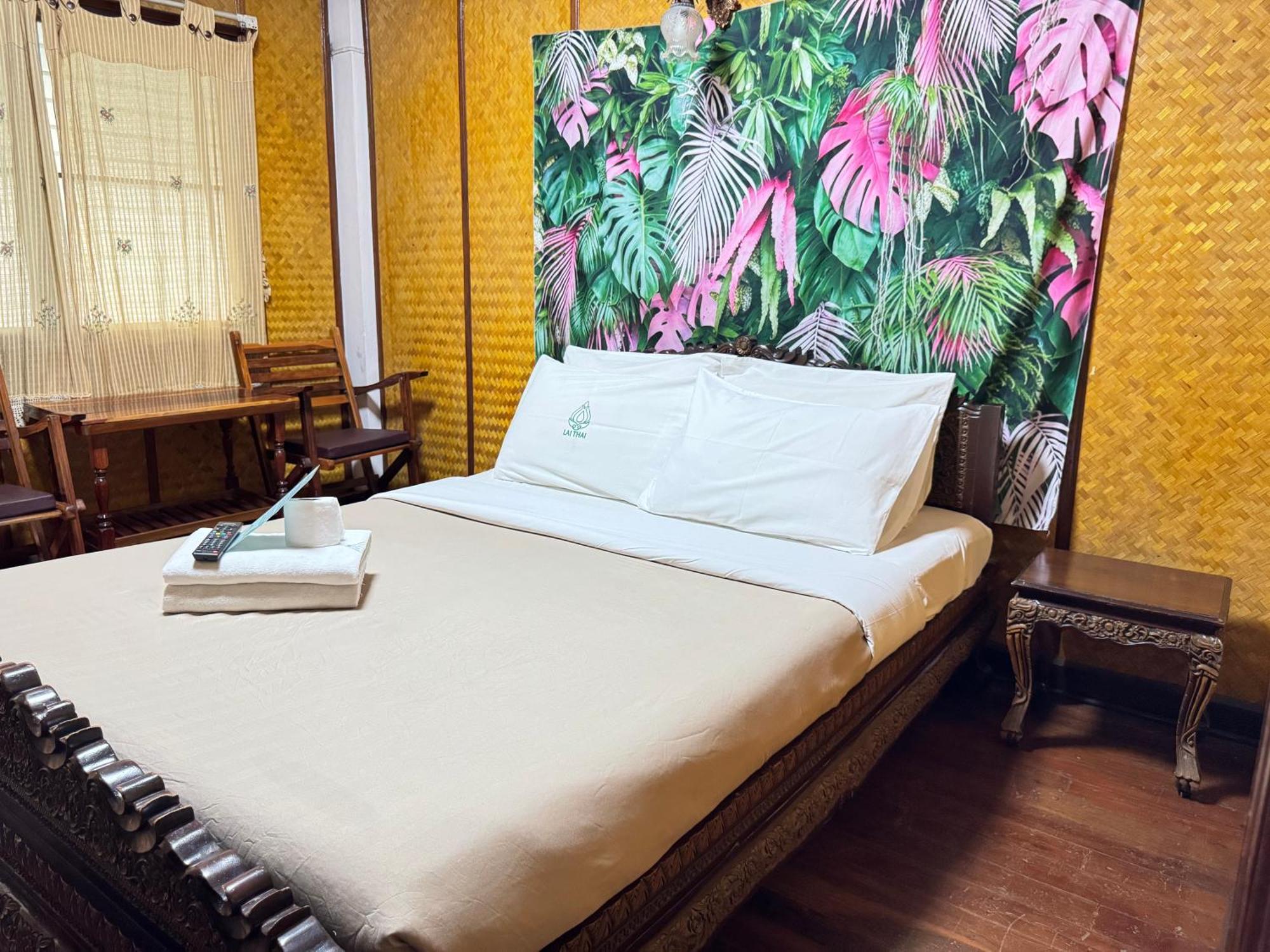 Collection O Khu Mueang Near Tha Phae Gate Formerly Lai Thai Guesthouse Чиангмай Екстериор снимка