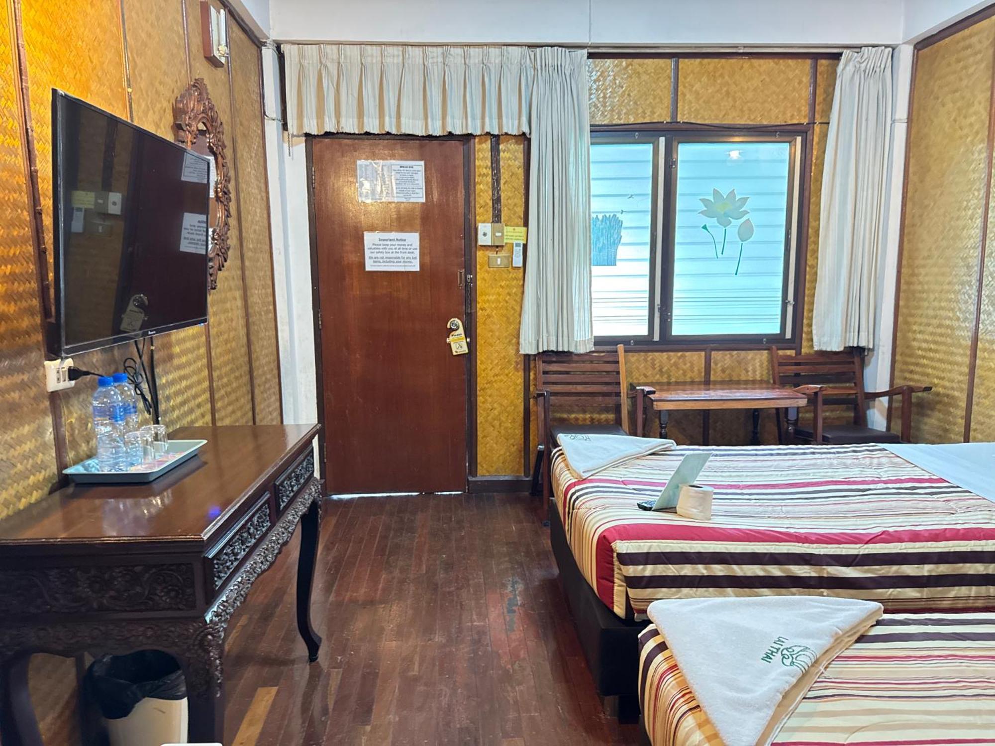 Collection O Khu Mueang Near Tha Phae Gate Formerly Lai Thai Guesthouse Чиангмай Екстериор снимка