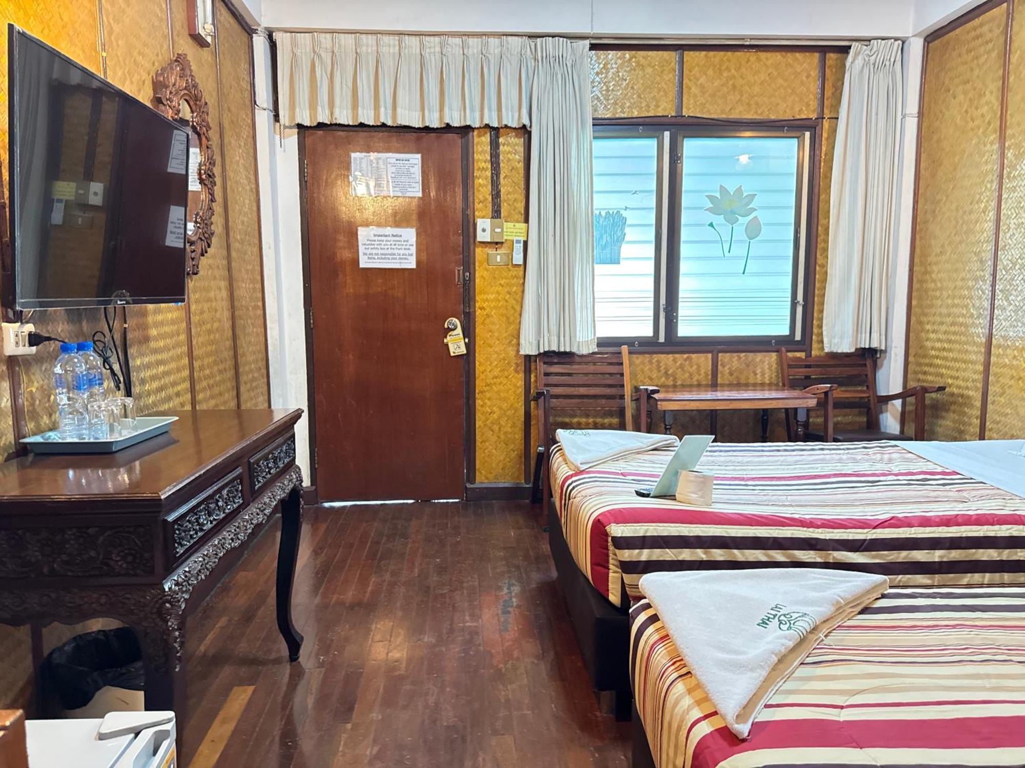 Collection O Khu Mueang Near Tha Phae Gate Formerly Lai Thai Guesthouse Чиангмай Екстериор снимка