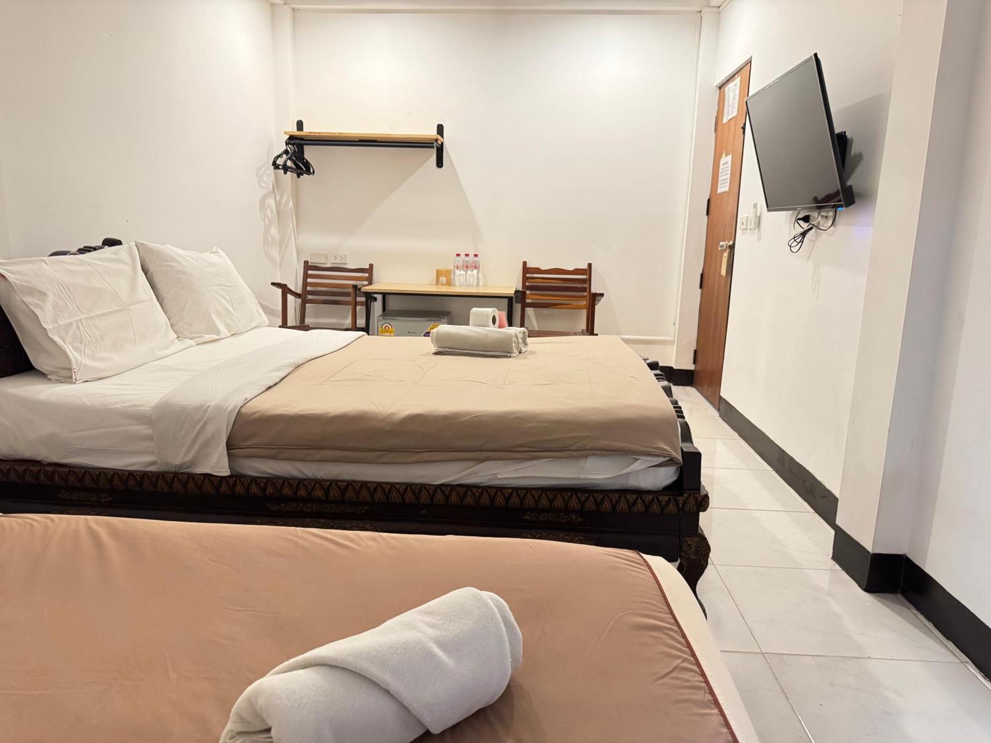 Collection O Khu Mueang Near Tha Phae Gate Formerly Lai Thai Guesthouse Чиангмай Екстериор снимка