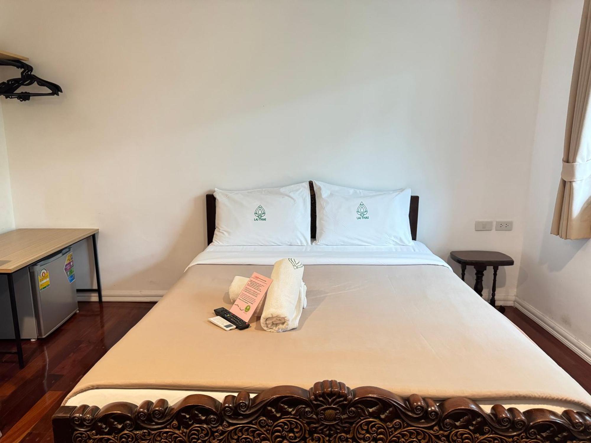 Collection O Khu Mueang Near Tha Phae Gate Formerly Lai Thai Guesthouse Чиангмай Екстериор снимка