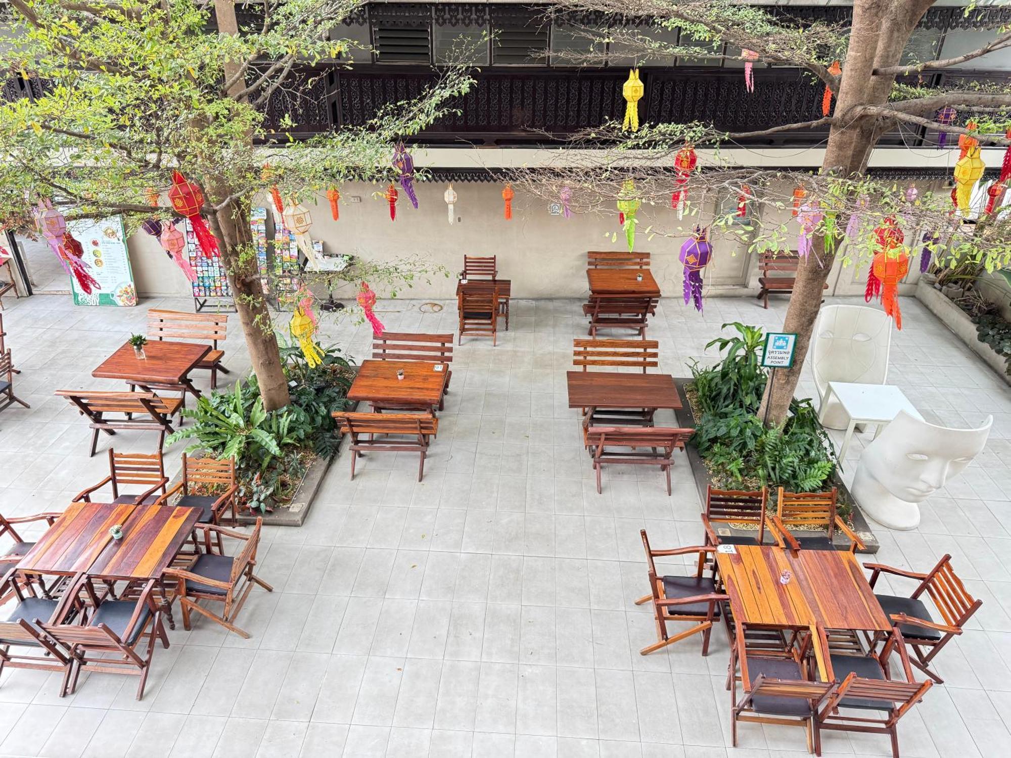 Collection O Khu Mueang Near Tha Phae Gate Formerly Lai Thai Guesthouse Чиангмай Екстериор снимка