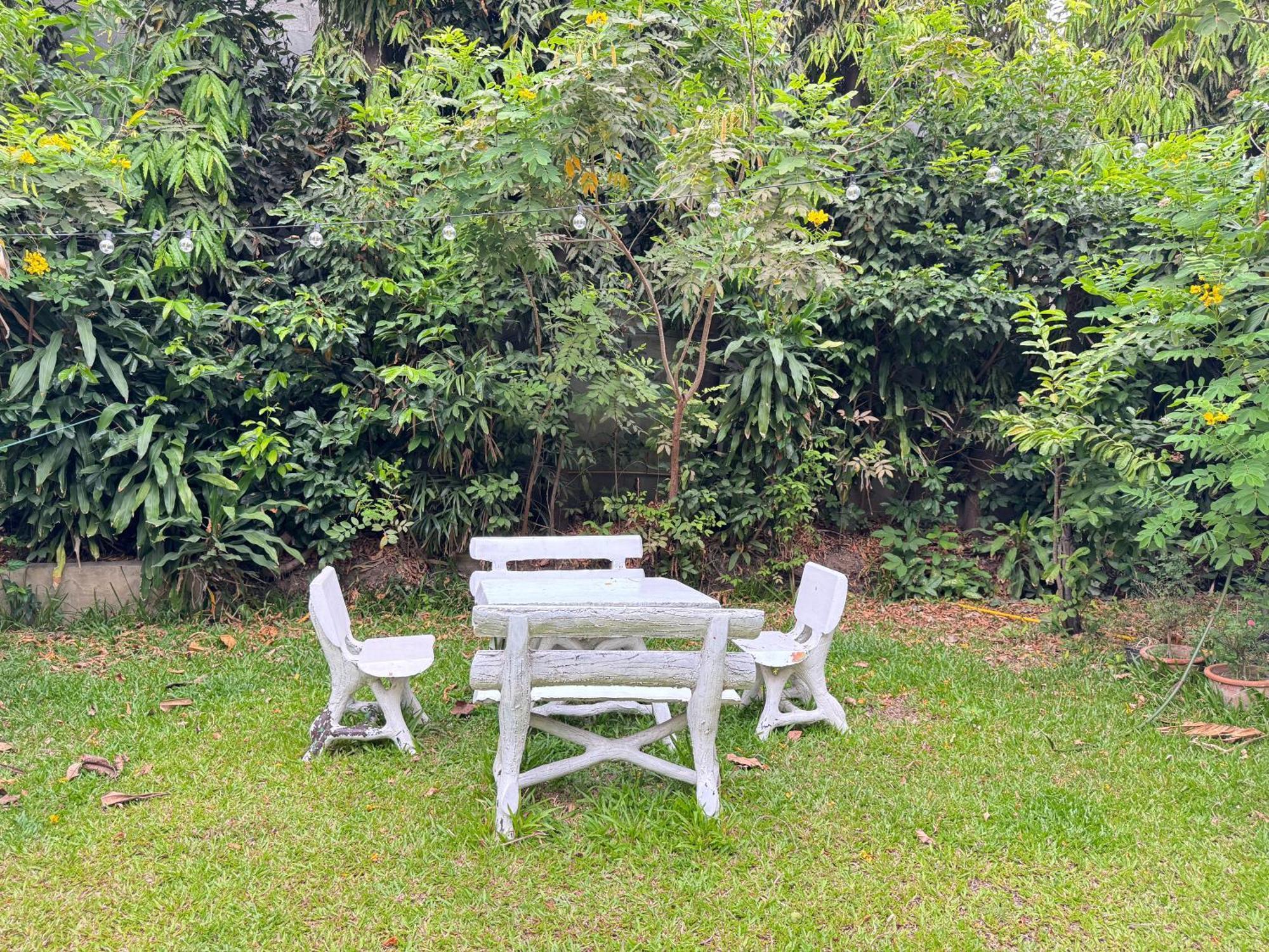 Collection O Khu Mueang Near Tha Phae Gate Formerly Lai Thai Guesthouse Чиангмай Екстериор снимка