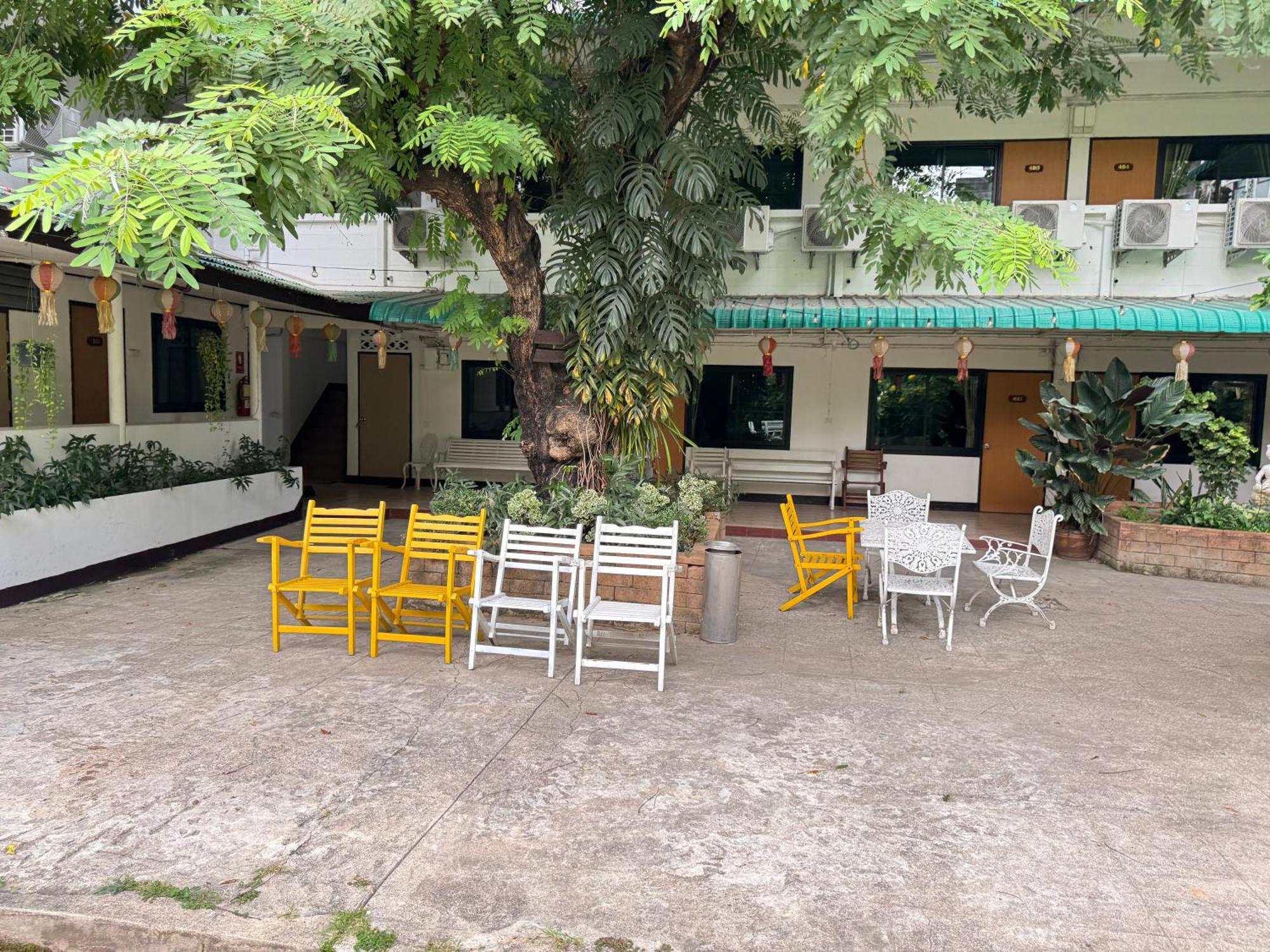 Collection O Khu Mueang Near Tha Phae Gate Formerly Lai Thai Guesthouse Чиангмай Екстериор снимка