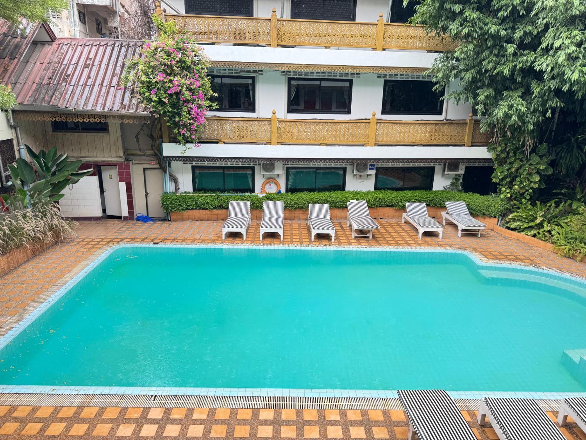 Collection O Khu Mueang Near Tha Phae Gate Formerly Lai Thai Guesthouse Чиангмай Екстериор снимка
